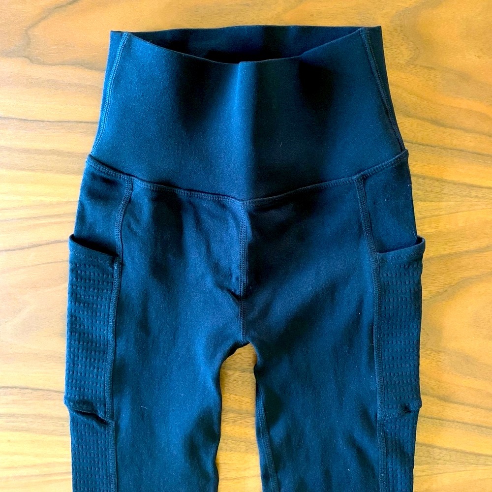 Fabletics Sculptknit pocket leggings